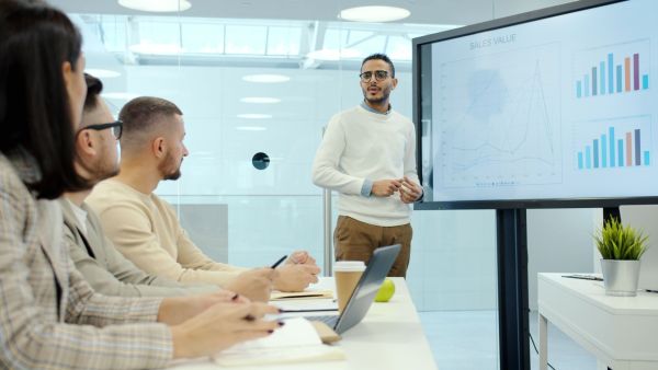Essential Insights for Enhancing AI-Driven Pricing Tactics in the UK Retail Market